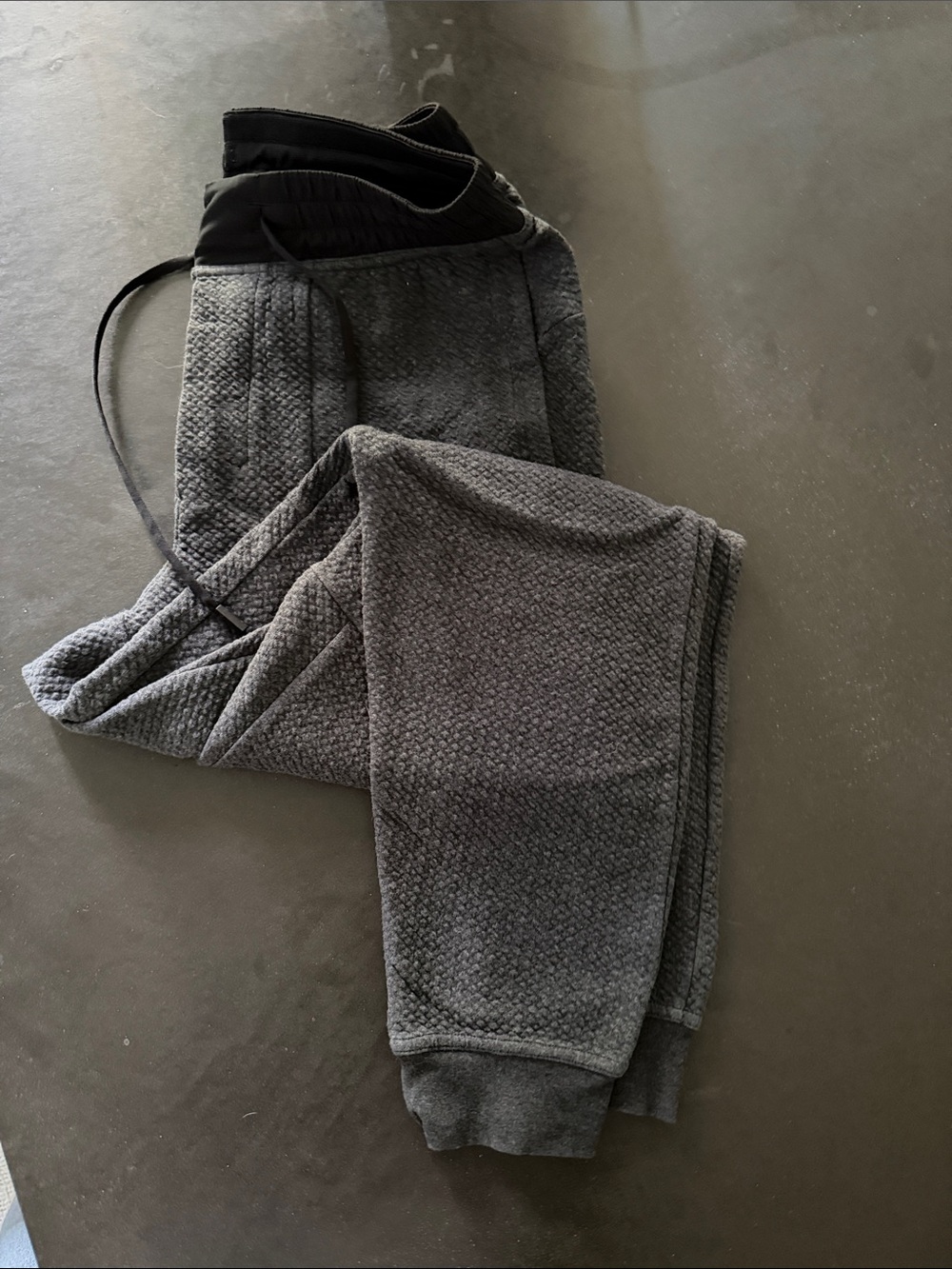Lululemon - Textured Gray Jogger Sweatpants